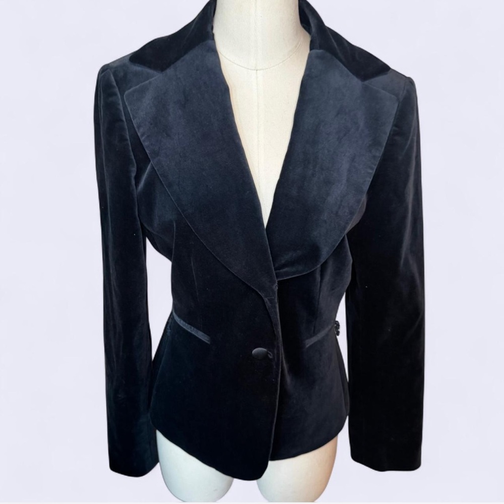 ANTONIO MELANI Midnight blue Velvet Blazer almost a black color silky buttons